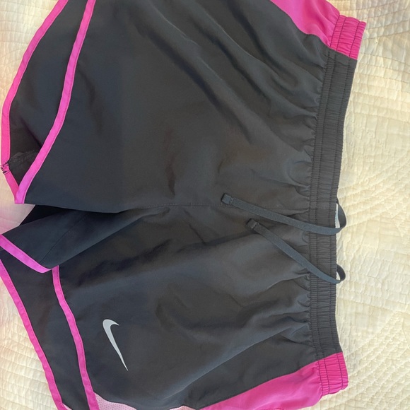 Nike Dri-fit shorts - Picture 2 of 3